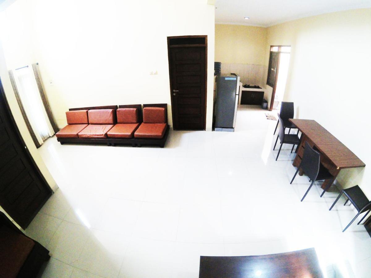 Minggiran Street Homestay Jogja Джокьякарта Экстерьер фото