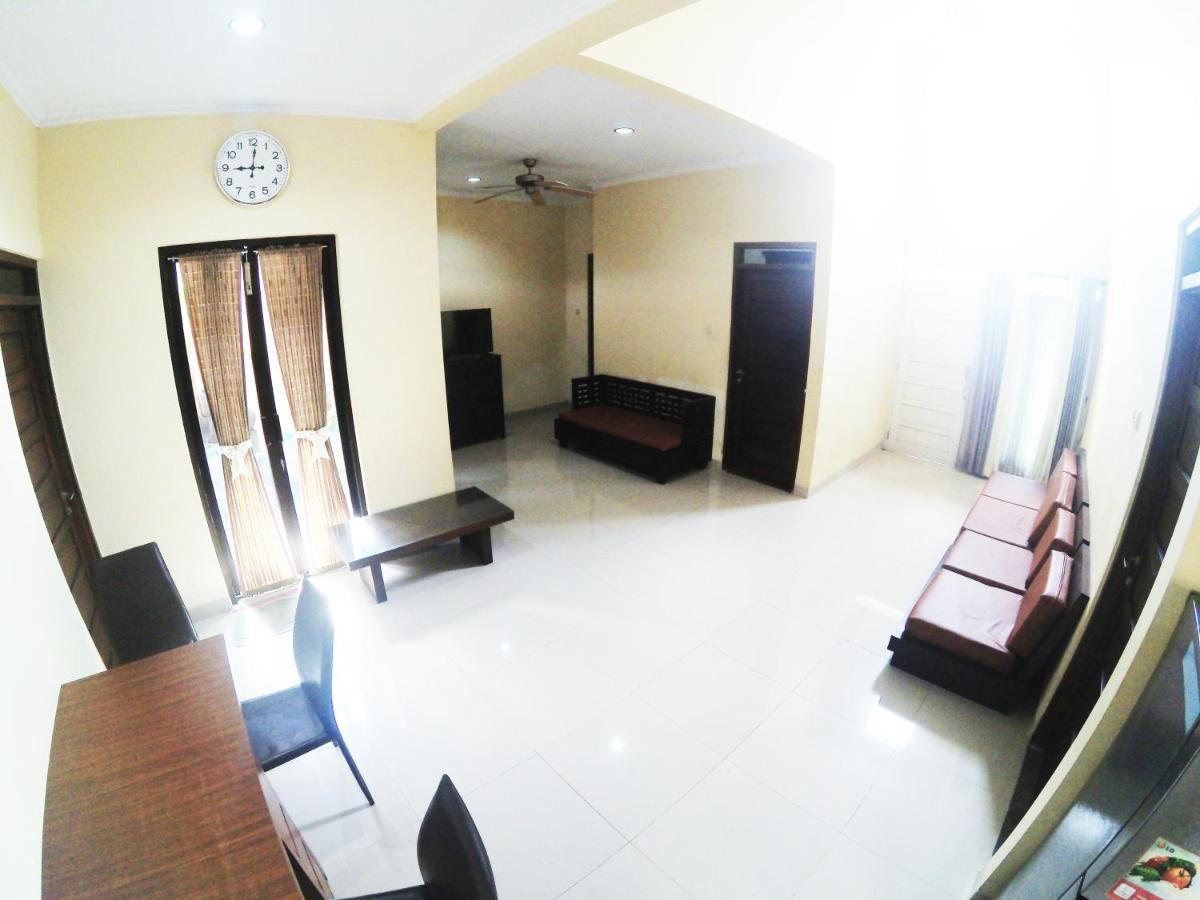 Minggiran Street Homestay Jogja Джокьякарта Экстерьер фото